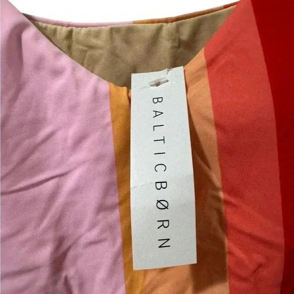 NWT Colorblock Swimsuit - L - Picture 3 of 3